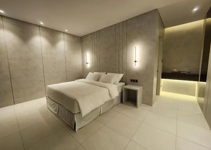 Luxury Poolvilla First Pajak