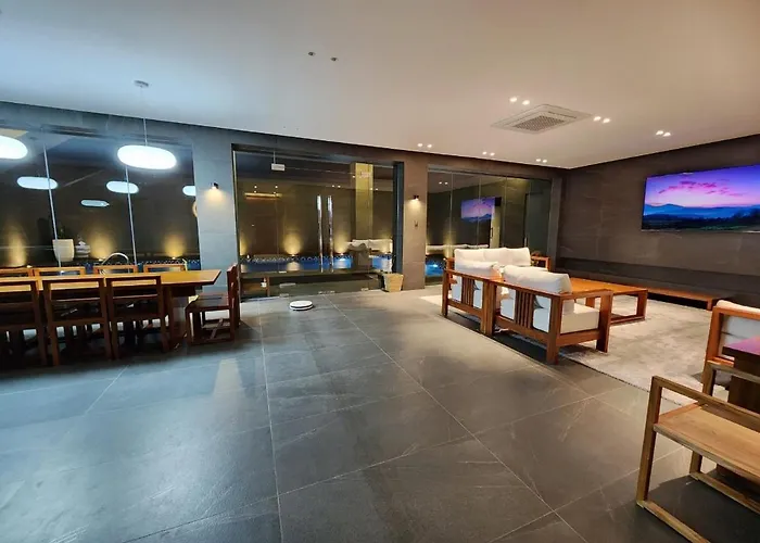 Вилла Luxury Poolvilla First Pajak