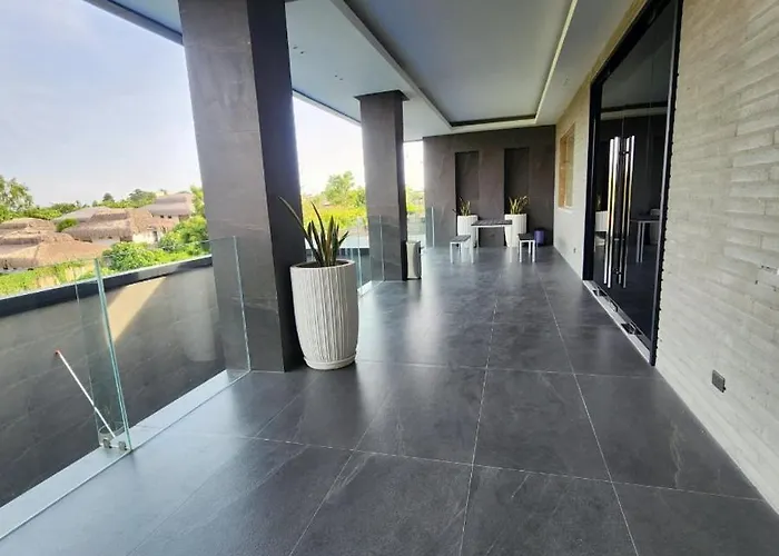 Luxury Poolvilla First Pajak